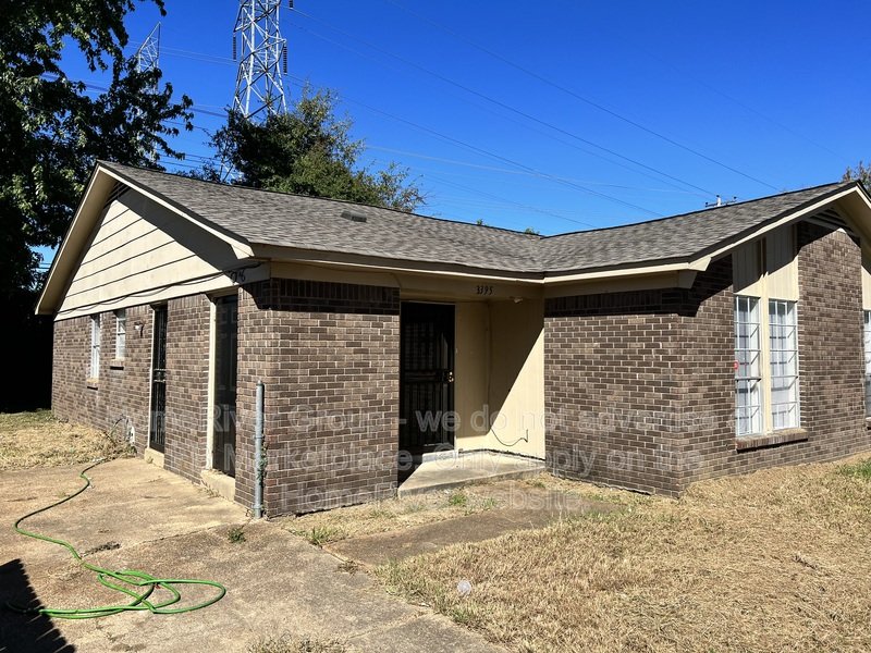 Charming 2 Bedroom, 2 Bath Duplex in Parkway Village property image