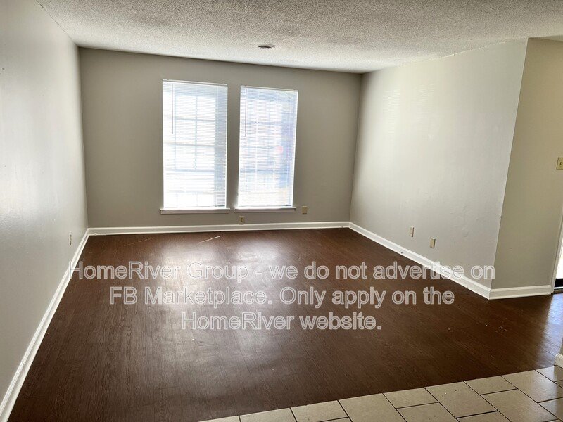 Charming 2 Bedroom, 2 Bath Duplex in Parkway Village property image