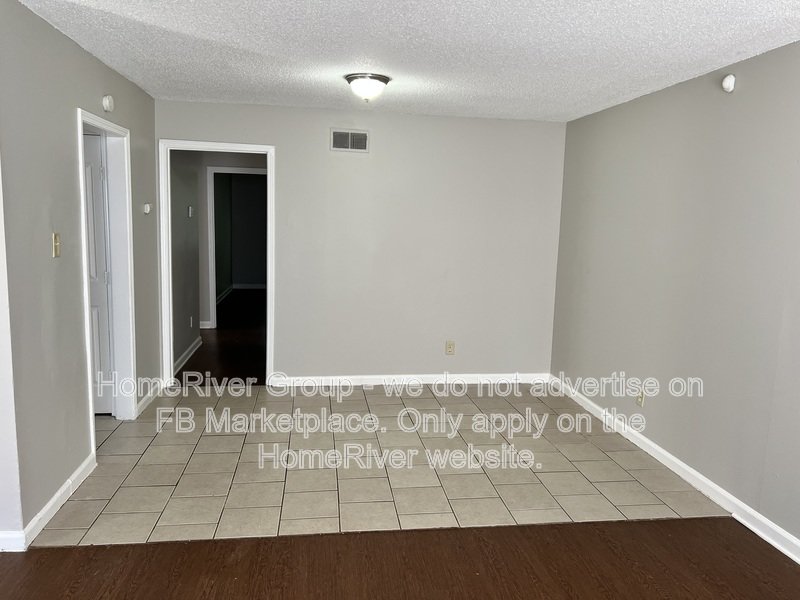 Charming 2 Bedroom, 2 Bath Duplex in Parkway Village property image