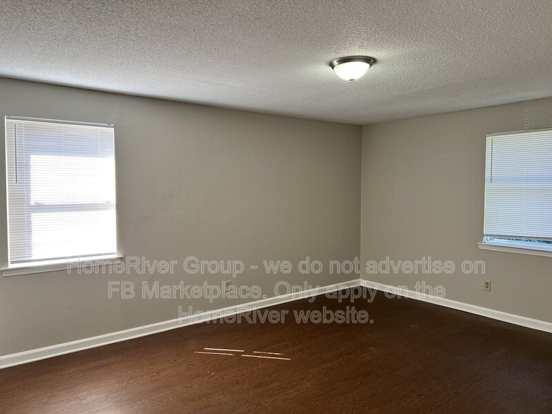 Charming 2 Bedroom, 2 Bath Duplex in Parkway Village property image