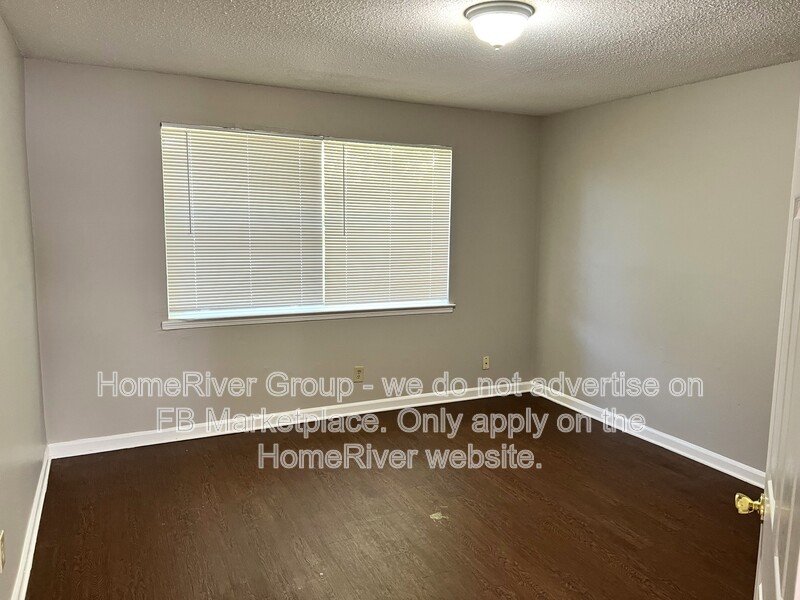 Charming 2 Bedroom, 2 Bath Duplex in Parkway Village property image