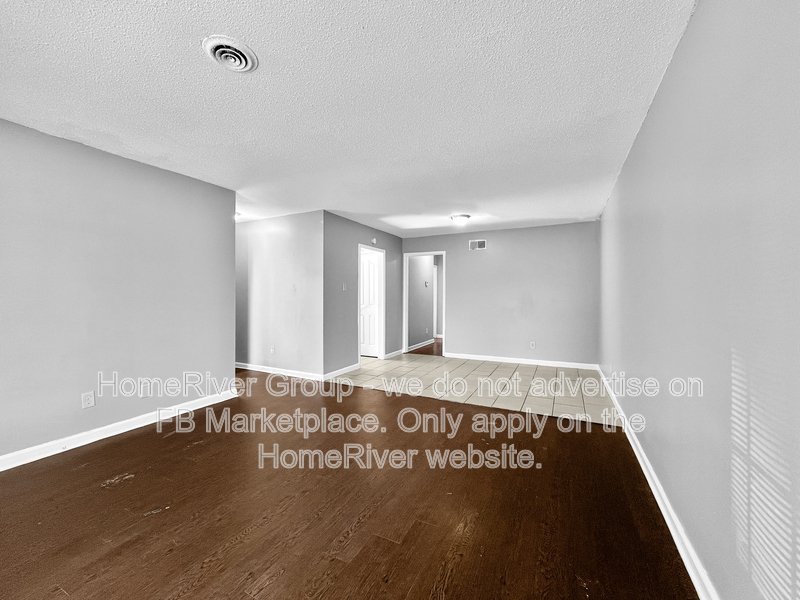 Charming 2 Bedroom, 2 Bath Duplex in Parkway Village property image