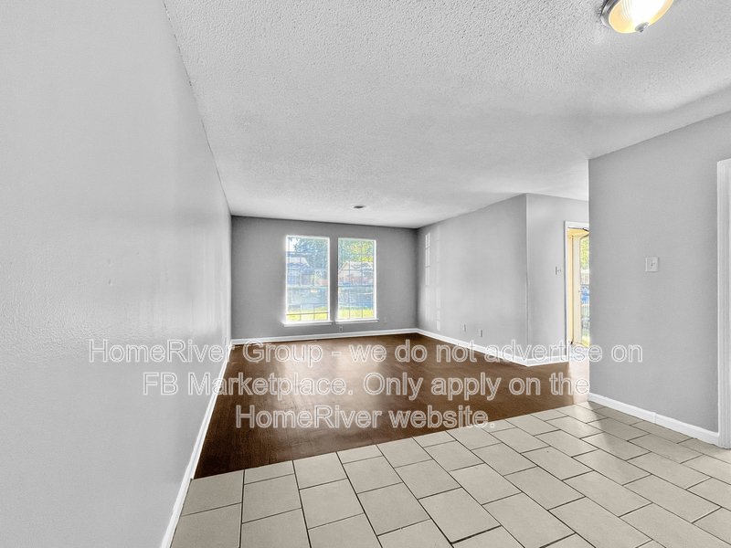 Charming 2 Bedroom, 2 Bath Duplex in Parkway Village property image