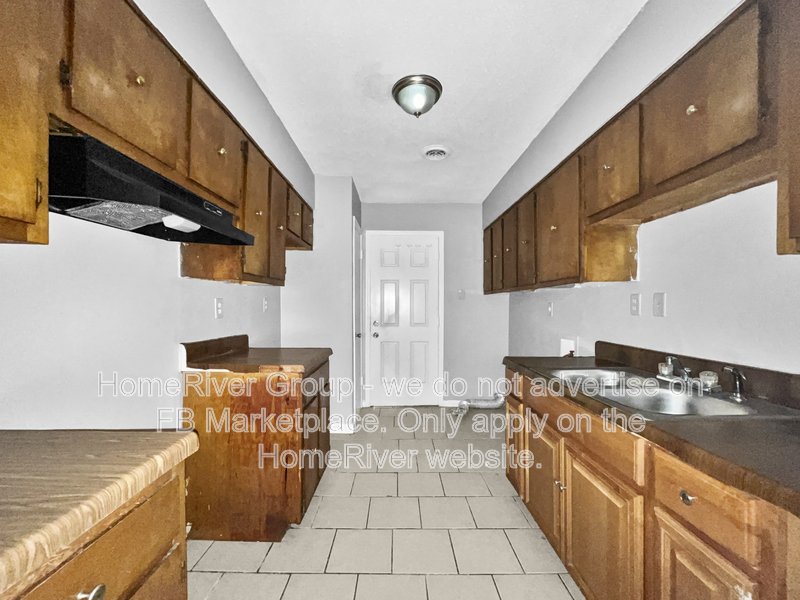 Charming 2 Bedroom, 2 Bath Duplex in Parkway Village property image