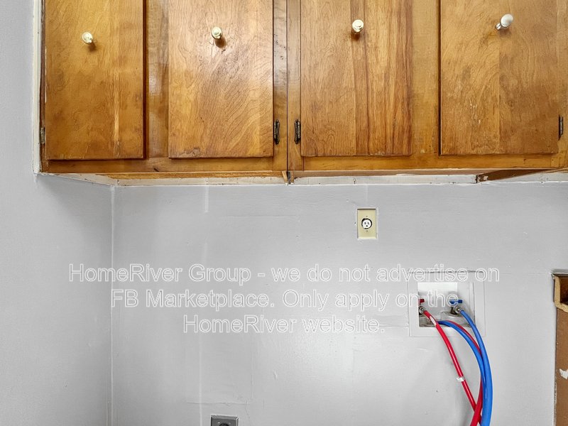 Charming 2 Bedroom, 2 Bath Duplex in Parkway Village property image