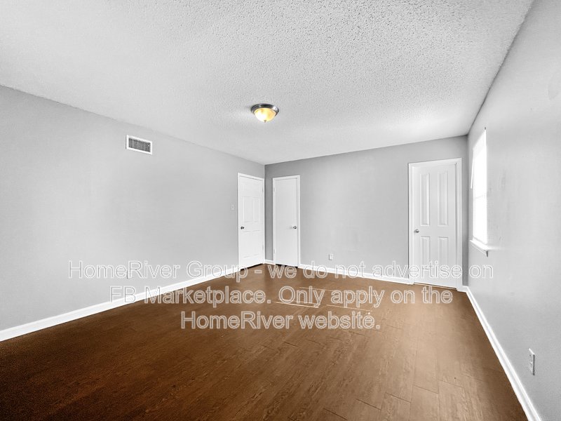 Charming 2 Bedroom, 2 Bath Duplex in Parkway Village property image