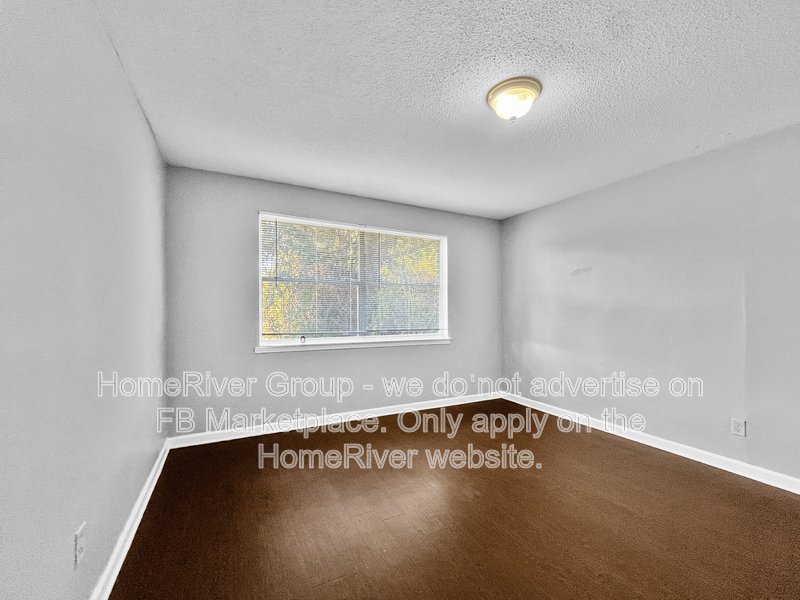 Charming 2 Bedroom, 2 Bath Duplex in Parkway Village property image