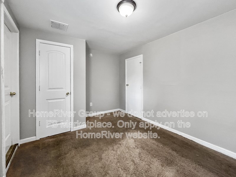 Available-646 N Hollywood property image
