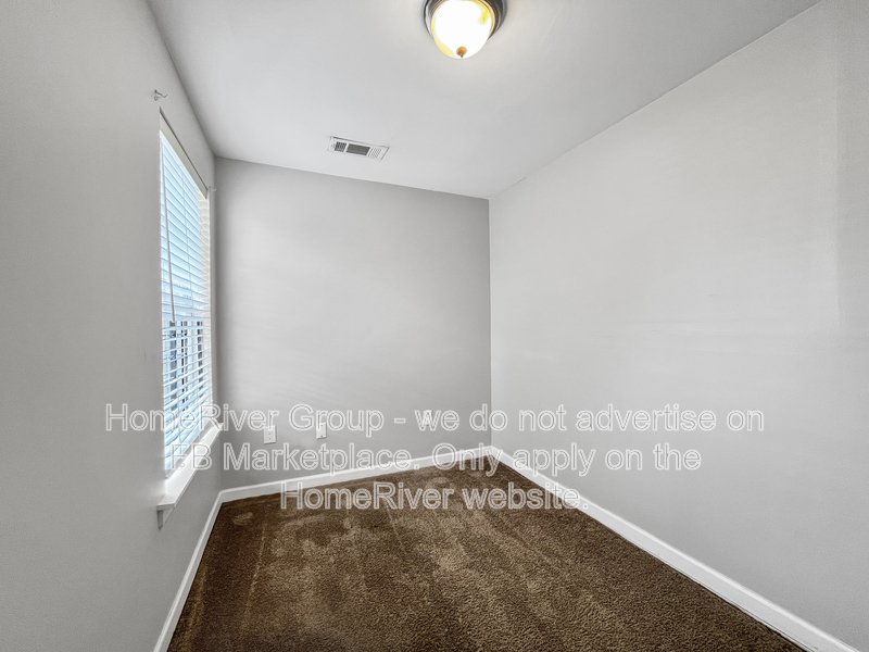 Available-646 N Hollywood property image