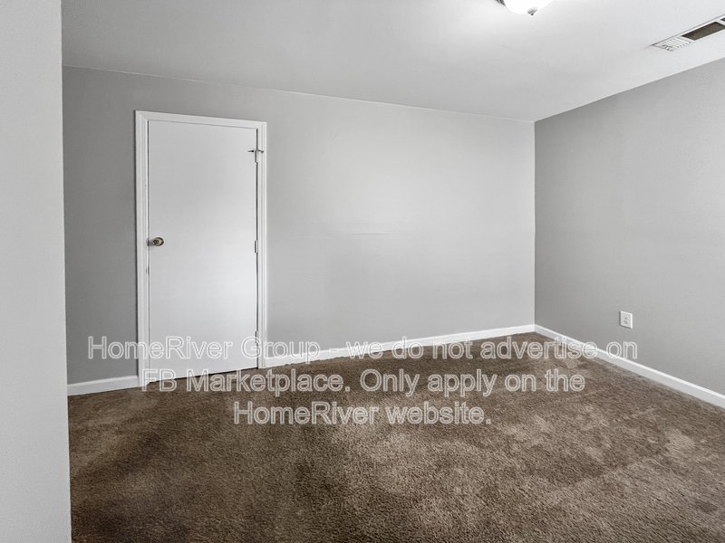 Available-646 N Hollywood property image