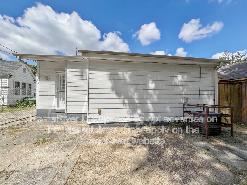 Available-646 N Hollywood property image