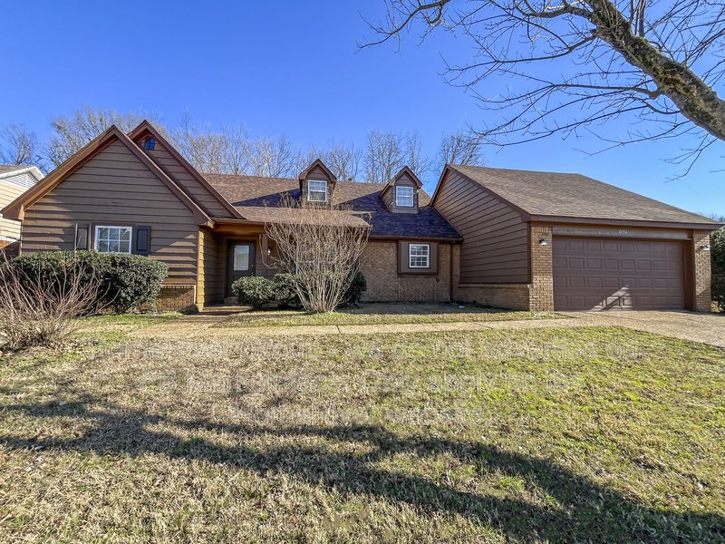 Available Now! Amazing 5 bed 2 bath home! property image