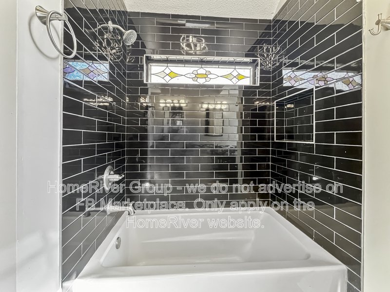 Available Now! Amazing 5 bed 2 bath home! property image