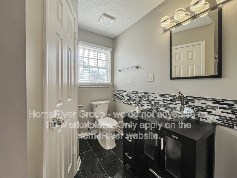 Available Now! Amazing 5 bed 2 bath home! property image