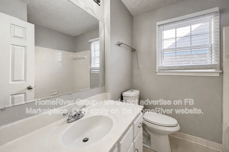 Available Now! Amazing 5 bed 2 bath home! property image