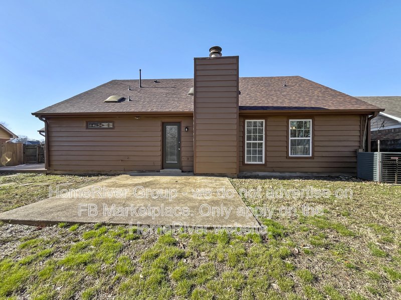 Available Now! Amazing 5 bed 2 bath home! property image