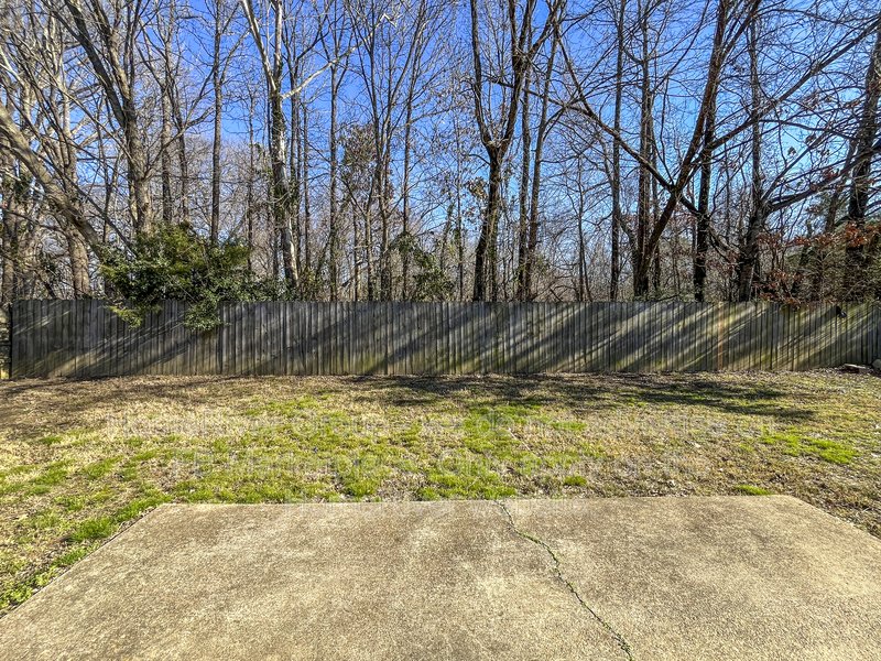 Available Now! Amazing 5 bed 2 bath home! property image