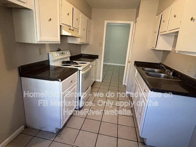 Check out this wonderful move-in ready 2-bedroom, 2-bath duplex property image