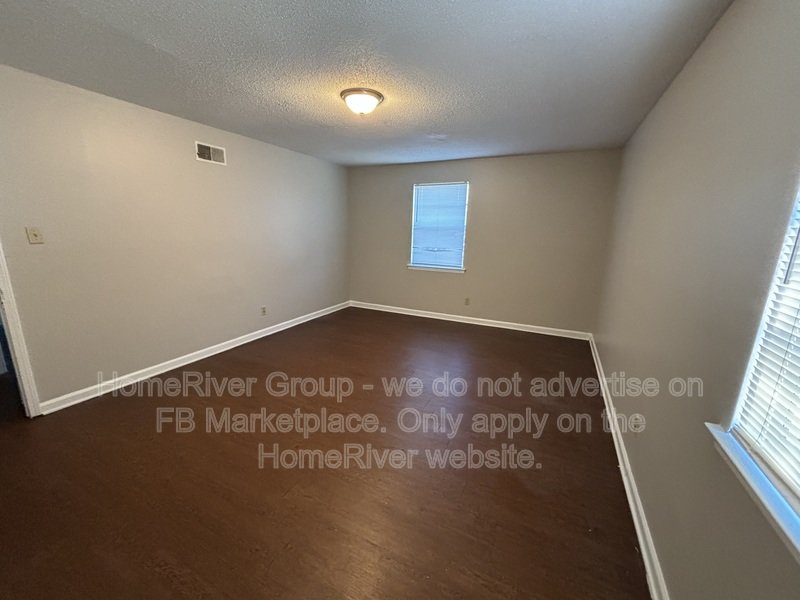 Check out this wonderful move-in ready 2-bedroom, 2-bath duplex property image