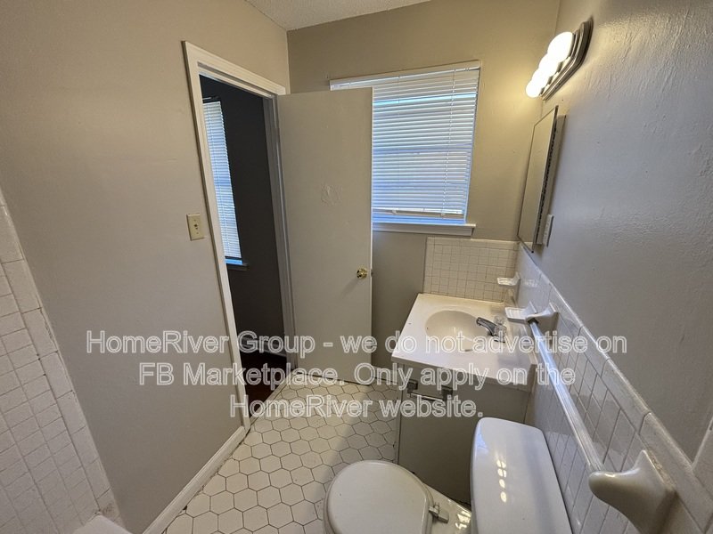 Check out this wonderful move-in ready 2-bedroom, 2-bath duplex property image