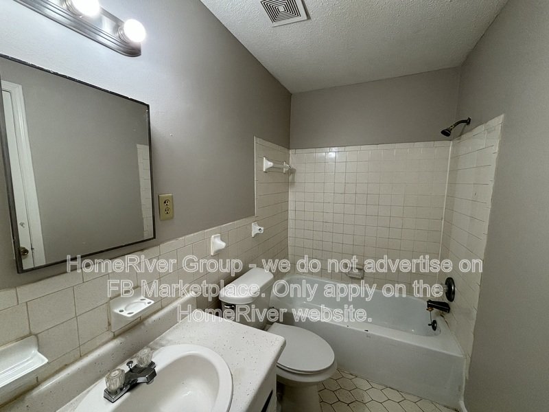 Check out this wonderful move-in ready 2-bedroom, 2-bath duplex property image