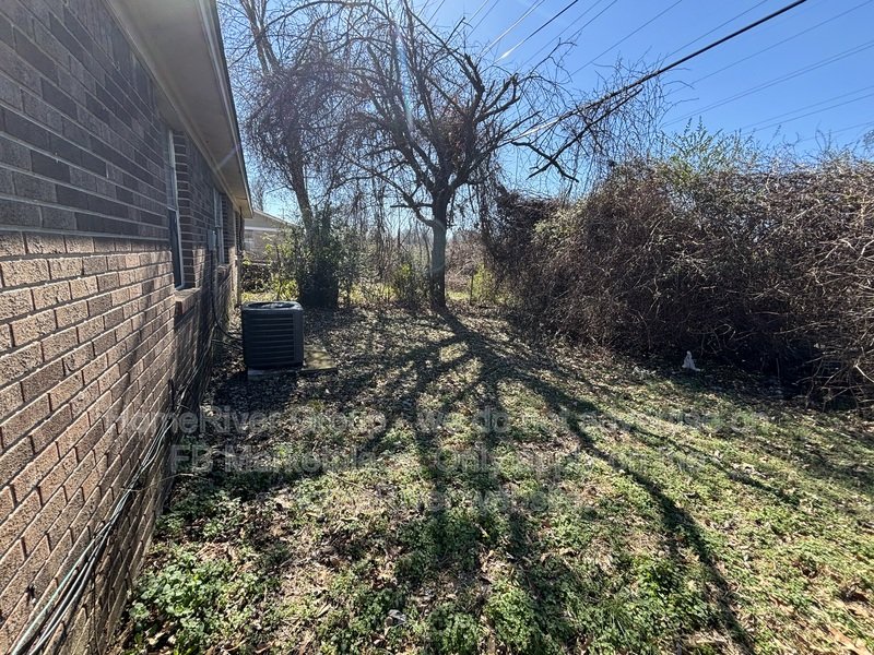 Check out this wonderful move-in ready 2-bedroom, 2-bath duplex property image