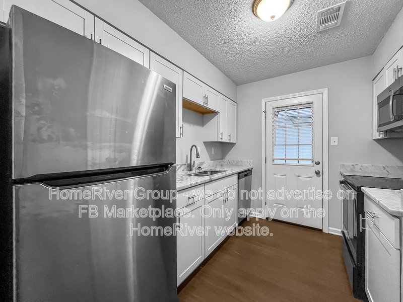 Available Now! Amazing 2 bed 2 bath home! property image