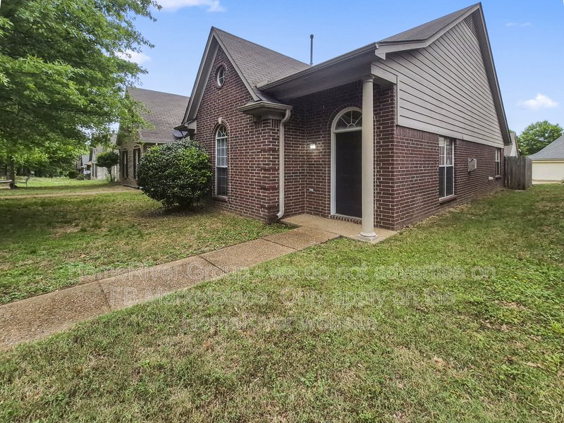 Available Now! Amazing 3 bed 2 bath home! property image