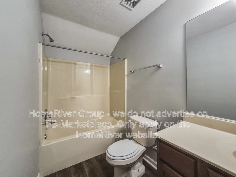 Available Now! Amazing 3 bed 2 bath home! property image