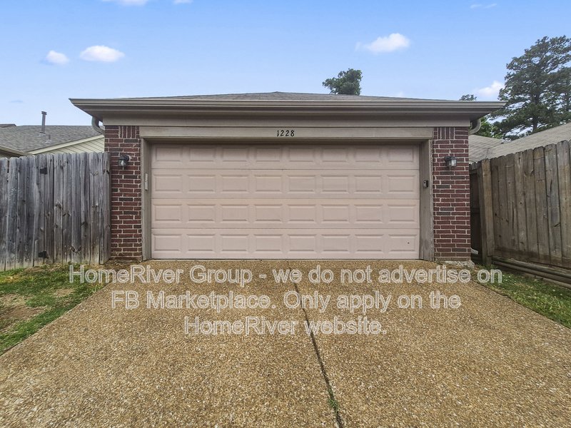Available Now! Amazing 3 bed 2 bath home! property image