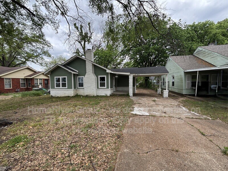 Available - 882 Maple Dr property image