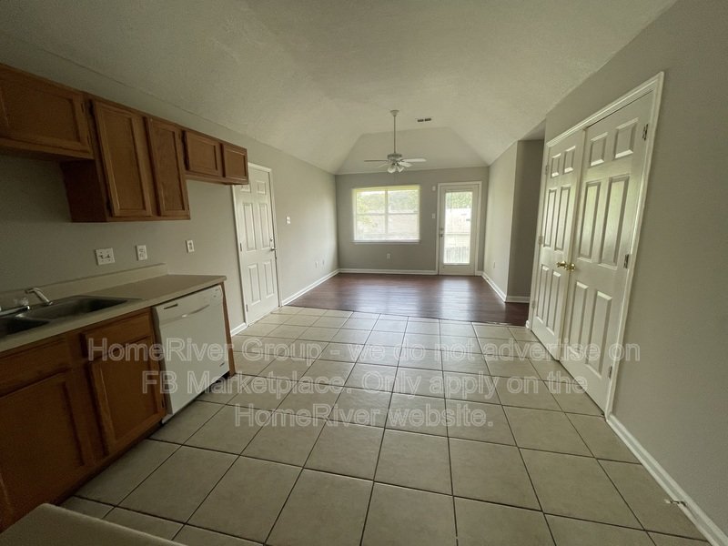 Pet-Friendly | Single Garage | Open Floor Plan property image