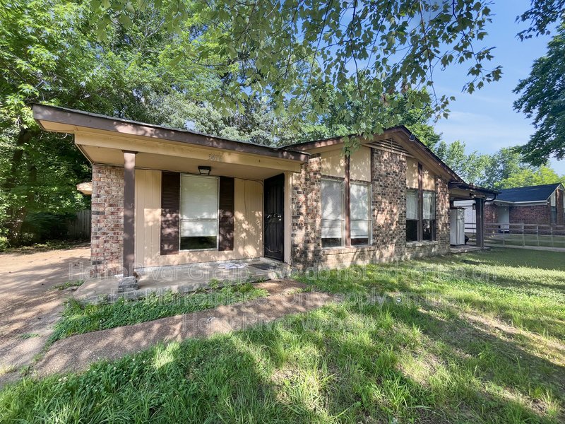Pet-Friendly | 3 Bedroom | Section 8 Vouchers Accepted property image