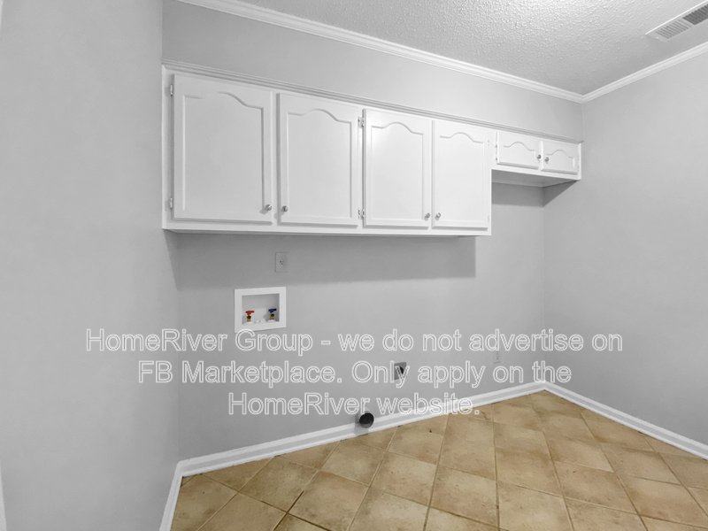 Available Now | Pets Welcome |  2 Car garage | Covered Front Porch property image