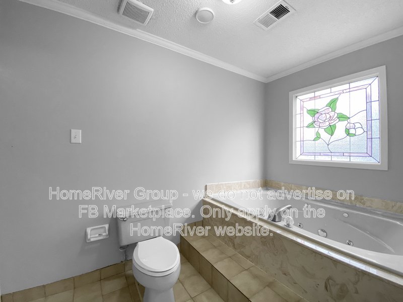 Available Now | Pets Welcome |  2 Car garage | Covered Front Porch property image
