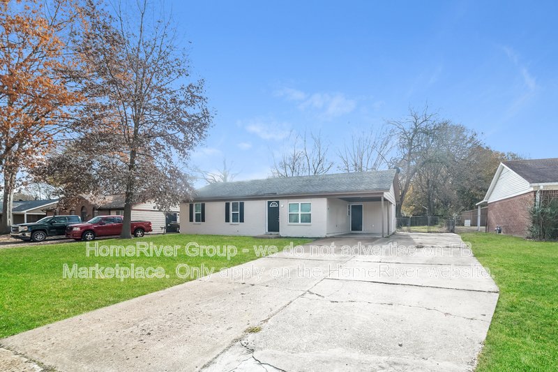Available Now | Pets Welcome | Attached Carport | 3 Beds property image