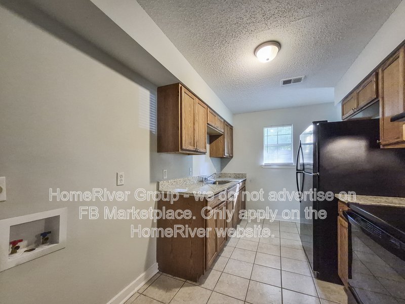 Available Now | Pets Welcome | Covered Fenced Yard property image
