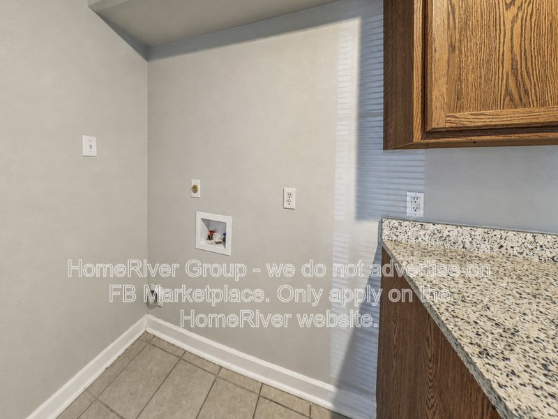 Available Now | Pets Welcome | Covered Fenced Yard property image