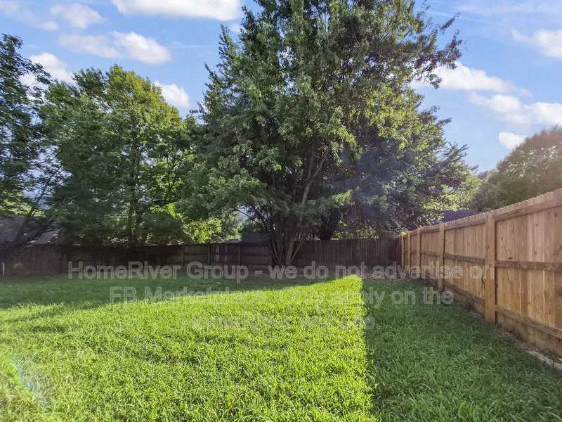 Available Now | Pets Welcome | Covered Fenced Yard property image