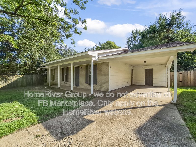 Available Now | Pets Welcome | Covered Fenced Yard property image
