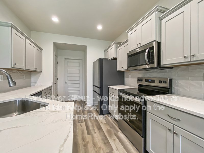 Now Leasing ! property image