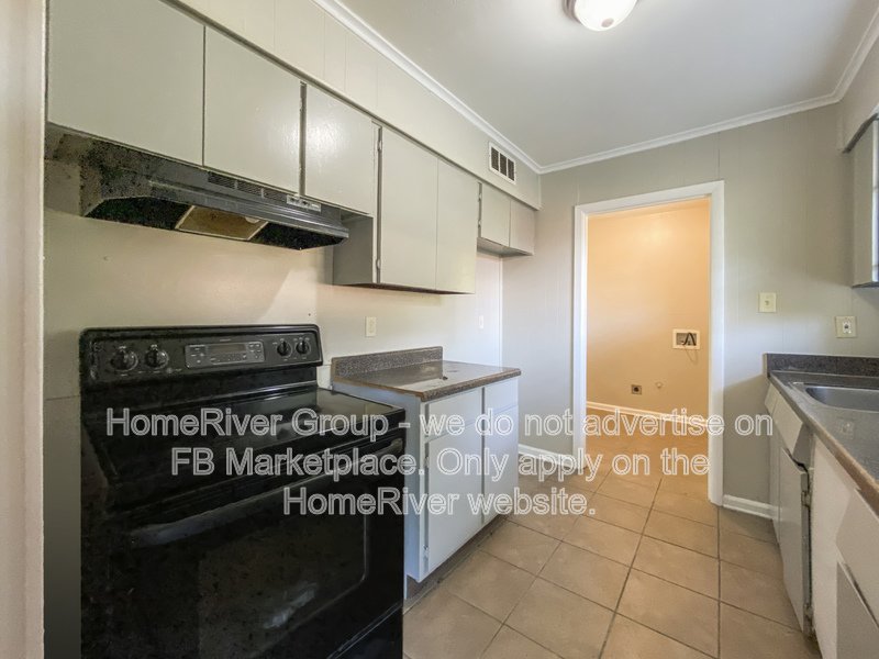 3 Bedroom | Hardwood Floors | Fenced Yard property image