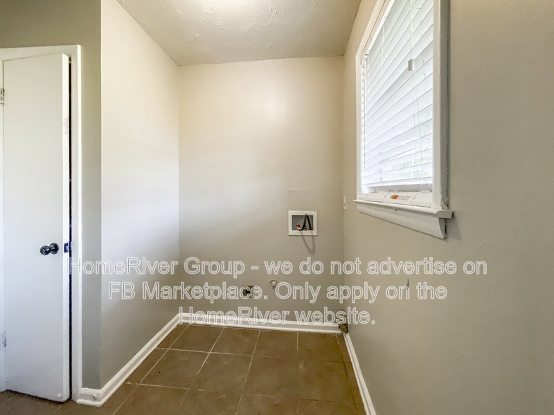 3 Bedroom | Hardwood Floors | Fenced Yard property image