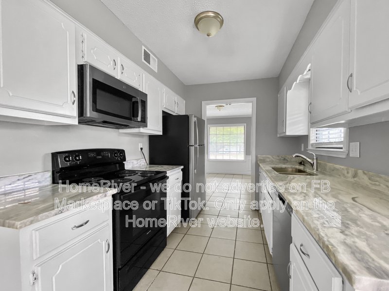 Available Now | Pets Welcome | Covered Porch property image