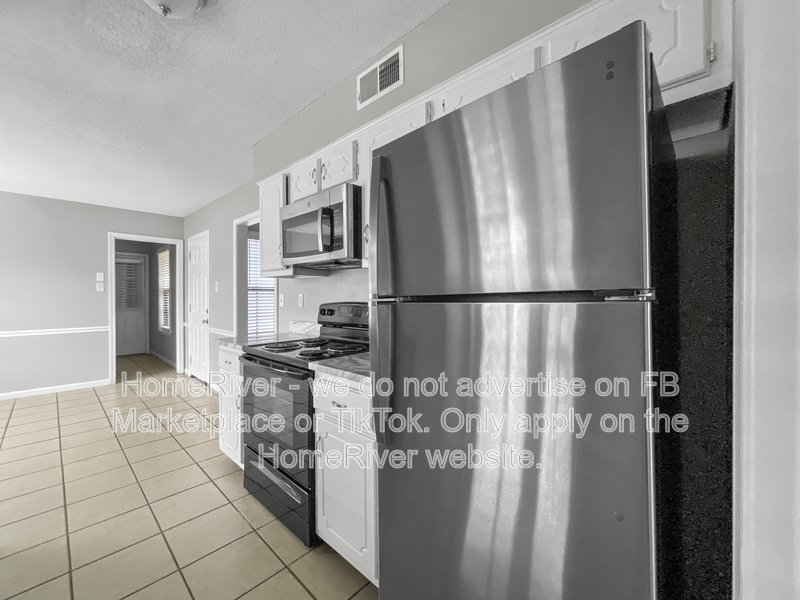 Available Now | Pets Welcome | Covered Porch property image