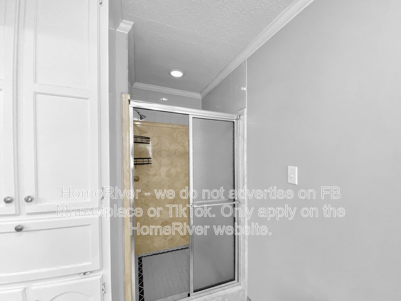 Available Now | Pets Welcome |  2 Car garage | Covered Front Porch property image