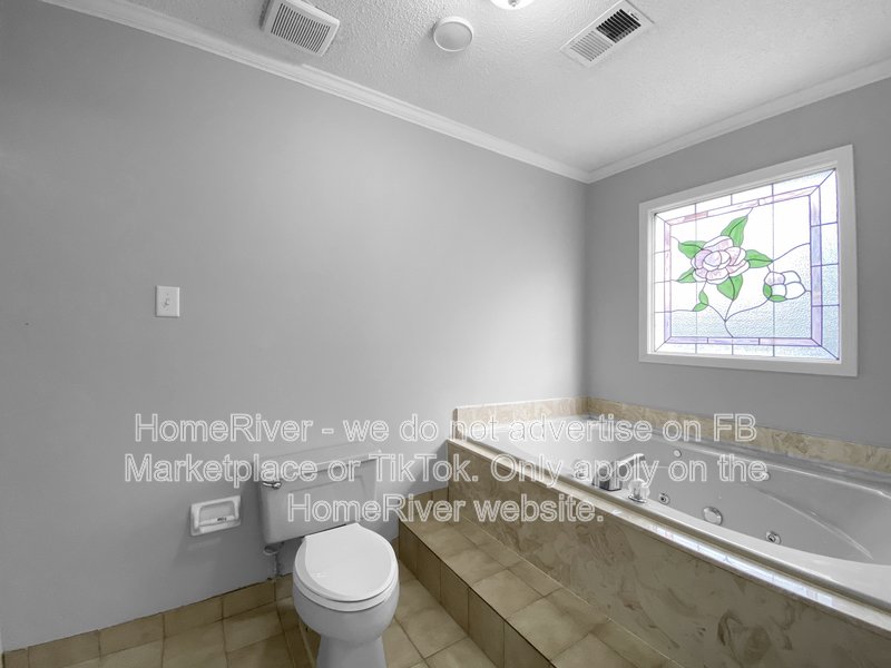 Available Now | Pets Welcome |  2 Car garage | Covered Front Porch property image