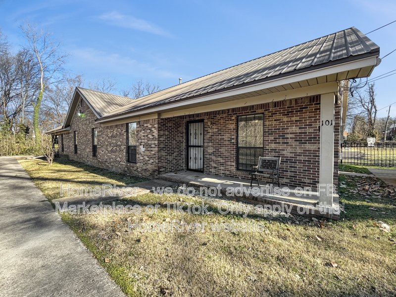 3BR Duplex | W/D Included | Quick Move-In Available property image