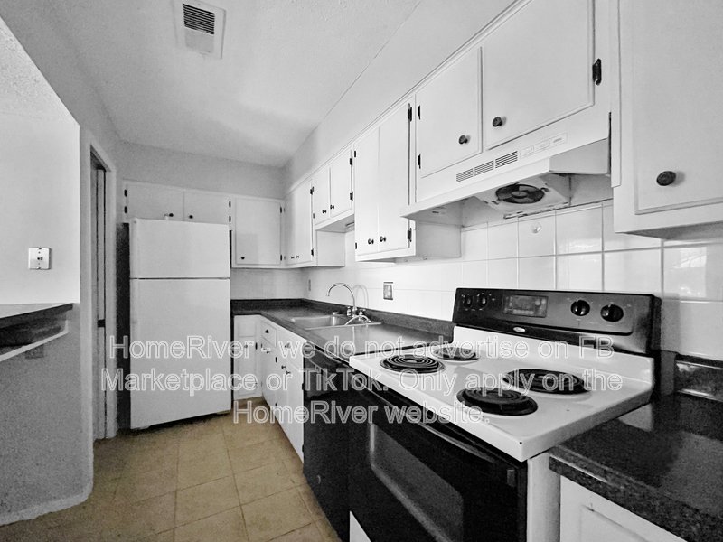 2 Bedroom Townhome | Private Patio | Community Pool property image