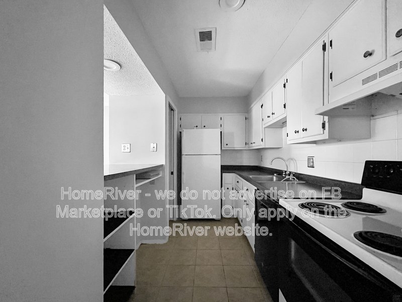 2 Bedroom Townhome | Private Patio | Community Pool property image